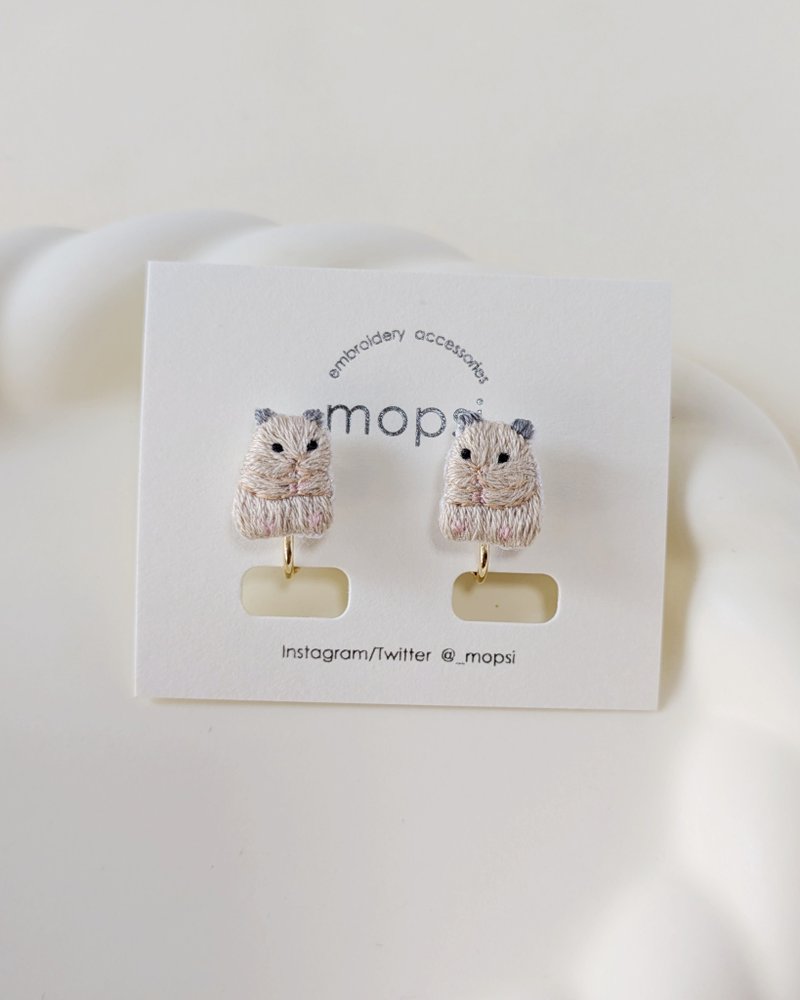 黄金仓鼠 刺绣耳环/耳夹 - 耳环/耳夹 - 绣线 咖啡色