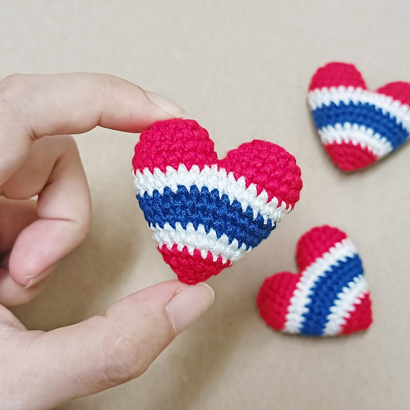 泰国国旗爱心钥匙圈 绒线钥匙圈 - 吊饰 - 其他材质 红色