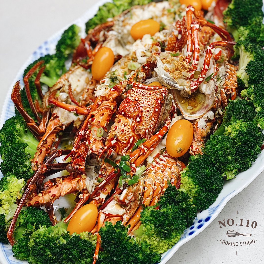 富锦年丰花锦簇・6 道澎湃年菜料理教学・龙虾海鲜如意菜・白兰瓦罐焖牛肉・云锦山海乌鸡汤 - 美食 - 其他材质 
