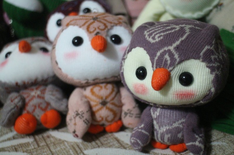 OWL猫头鹰欧亚 吊饰－玛汀袜子娃娃(预购) - 玩偶/公仔 - 棉．麻 多色