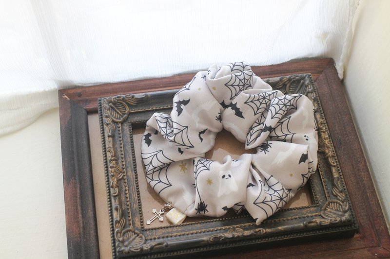 幽灵躲猫猫－迷雾灰－原创印花设计手作【大肠发圈】发束 - 发饰 - 聚酯纤维 灰色