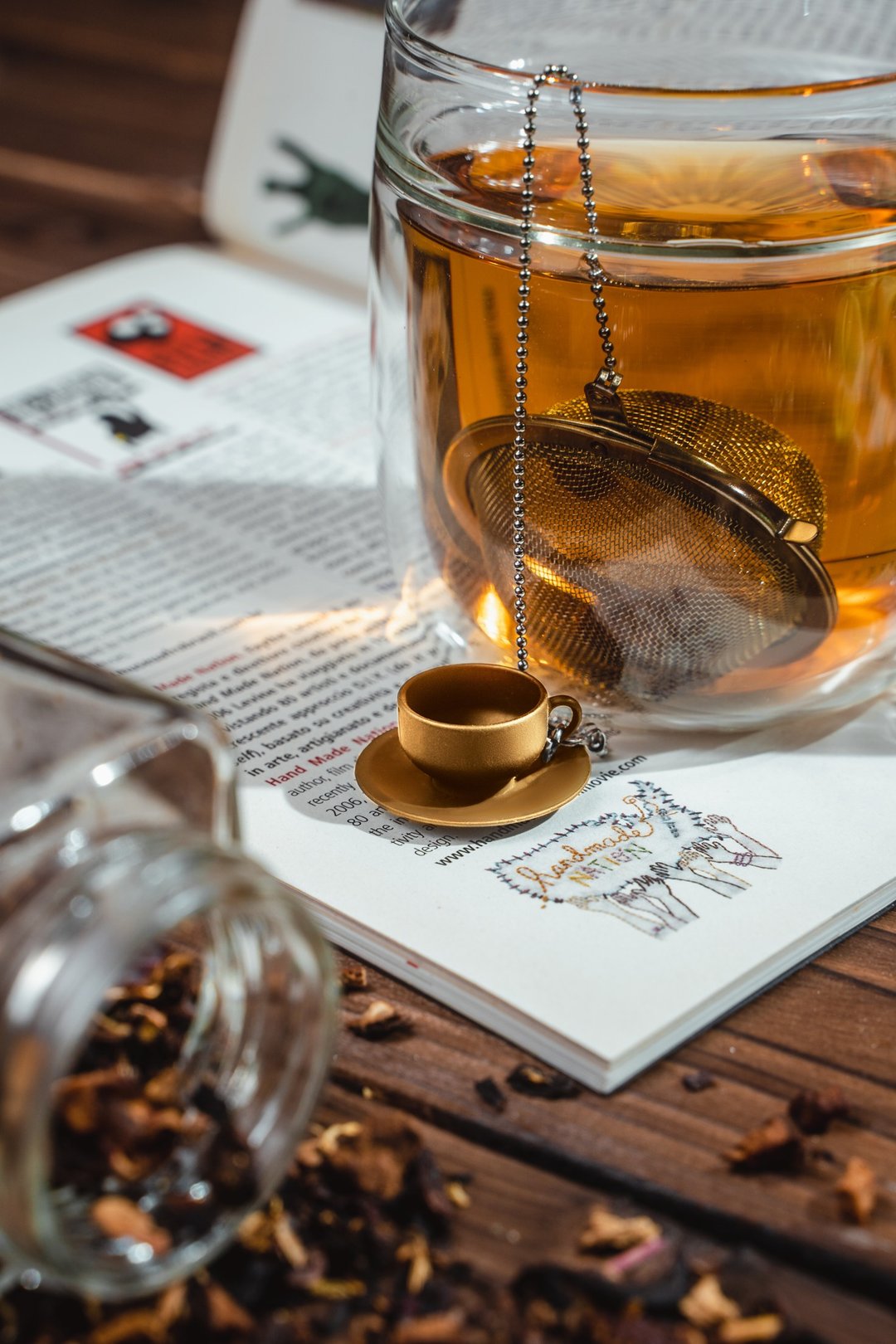 01LIV 不锈钢滤茶器 CHICHI 滤茶球 茶杯吊饰 原创设计 泡茶器 - 茶具/茶杯 - 不锈钢 金色