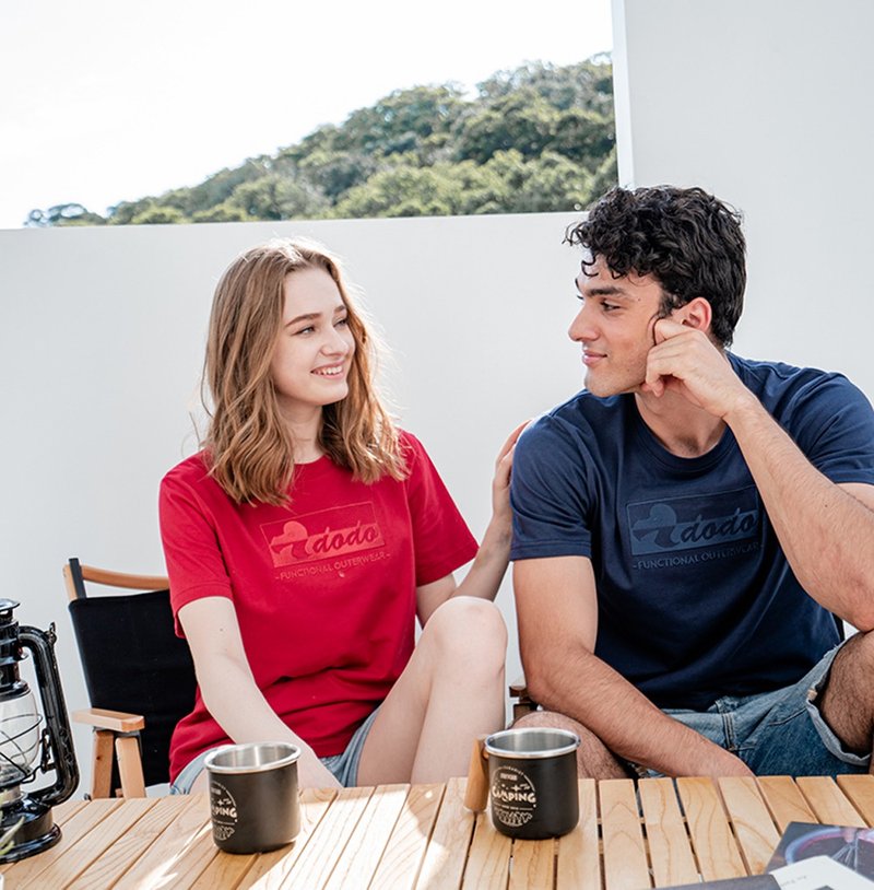 中性款-刺绣短袖机能T恤 - 男装上衣/T 恤 - 其他人造纤维 多色