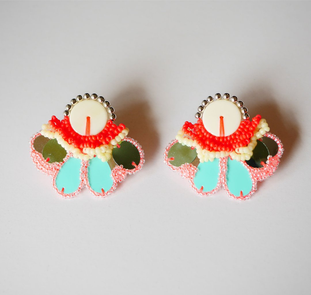 tsububu / bead embroidery / microorganisms / earrings / earrings / baby - 耳环/耳夹 - 绣线 粉红色