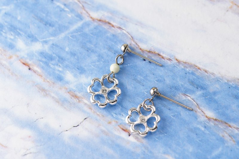 花朵系列  小幸运四叶草 镂空造型 针式耳环 - 耳环/耳夹 - 银 银色