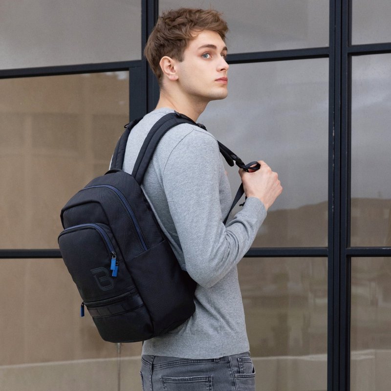 通勤16寸笔电后背包 机能商务包  大容量双肩包 - 后背包/双肩包 - 尼龙 黑色