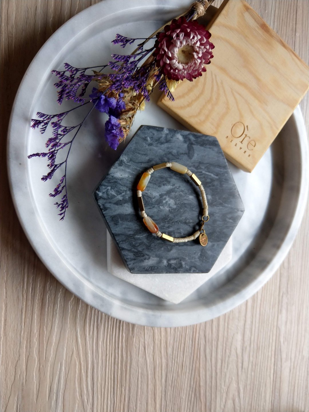 Oˋre Jewelry蜡绳编织手链 和田玉 黄铜款11 附品牌木盒 - 手链/手环 - 玉石 白色