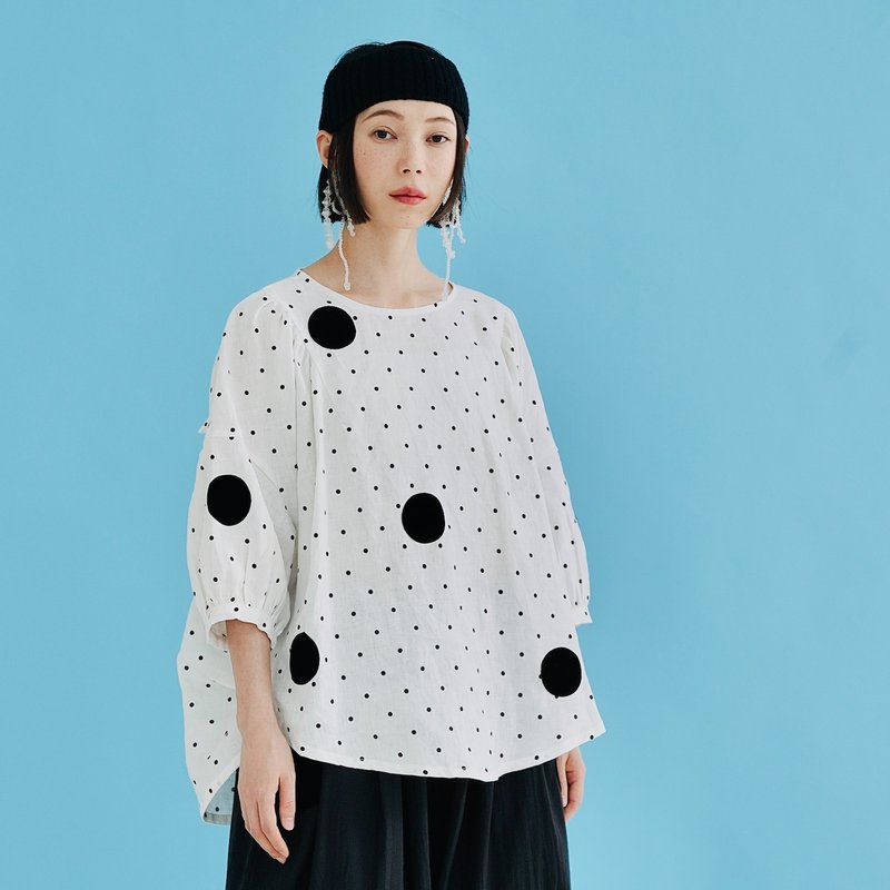 黑点点亚麻白色圆领上衣 / 日系 - 女装上衣 - 棉．麻 白色
