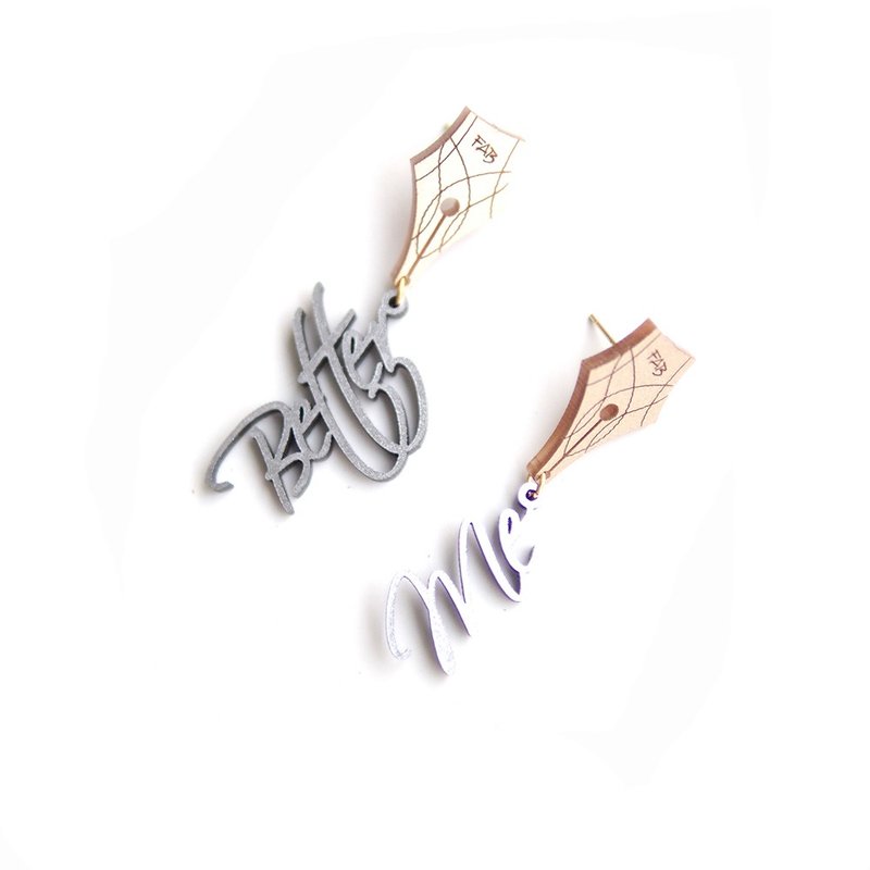 Better Me Calligraphy 西洋书法字耳环 - 耳环/耳夹 - 压克力 金色