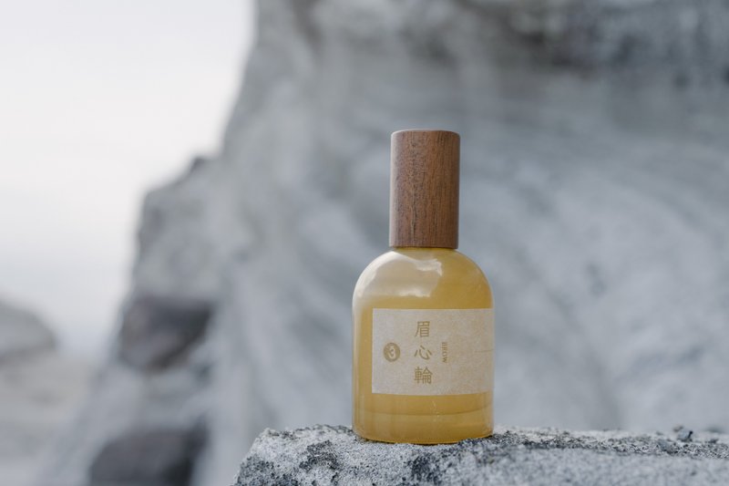 眉心轮 • 七轮调和系列喷雾 50ML 天然喷雾 - 香薰/精油/线香 - 精油 金色