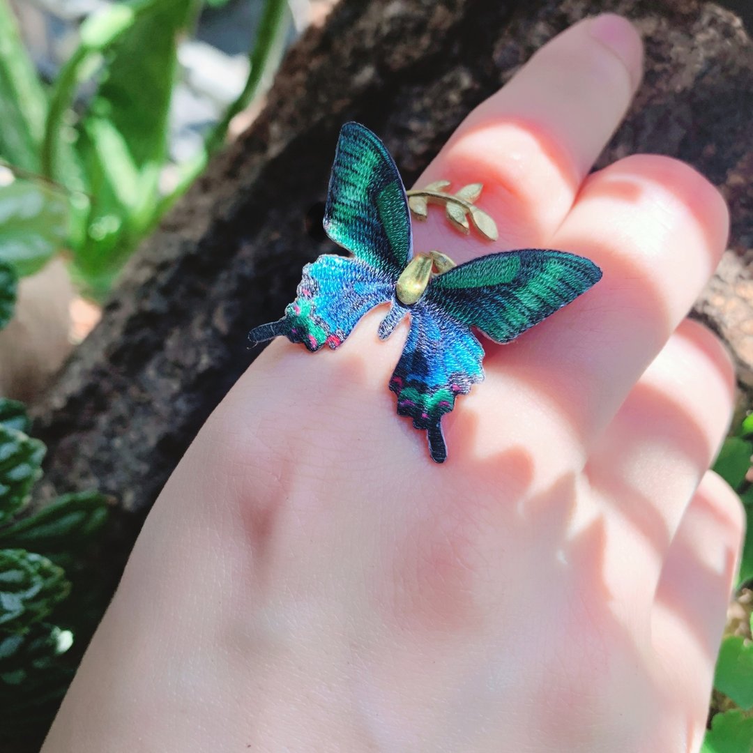 刺绣戒指 台湾琉璃翠凤蝶 蝴蝶 台湾特有种 胸针 生日 礼盒 情人 - 戒指 - 绣线 