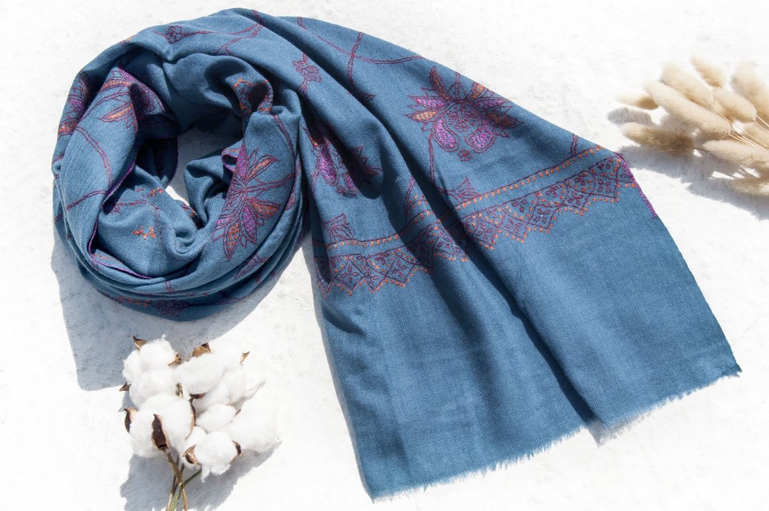 手织围巾 编织围巾 保暖毛毯 羊绒毯 刺绣毛毯 喀什米尔Cashmere/羊绒围巾/纯羊毛围巾披巾/戒指绒披肩-刺绣花朵 - 围巾/披肩 - 羊毛 多色