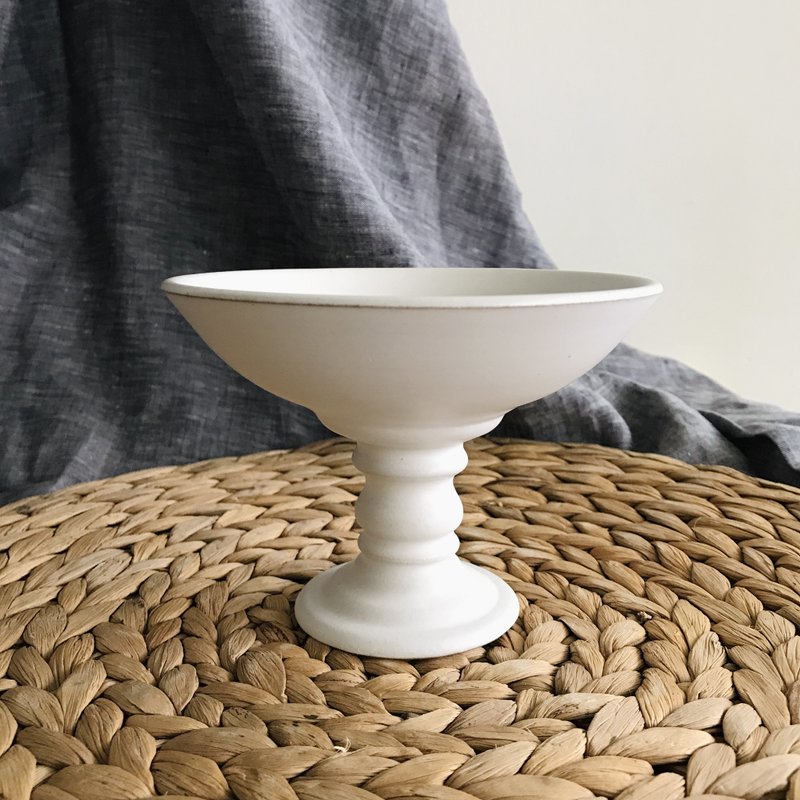 Déjà vu Ceramics 白色陶瓷高脚盘 - 墙贴/壁贴 - 陶 白色