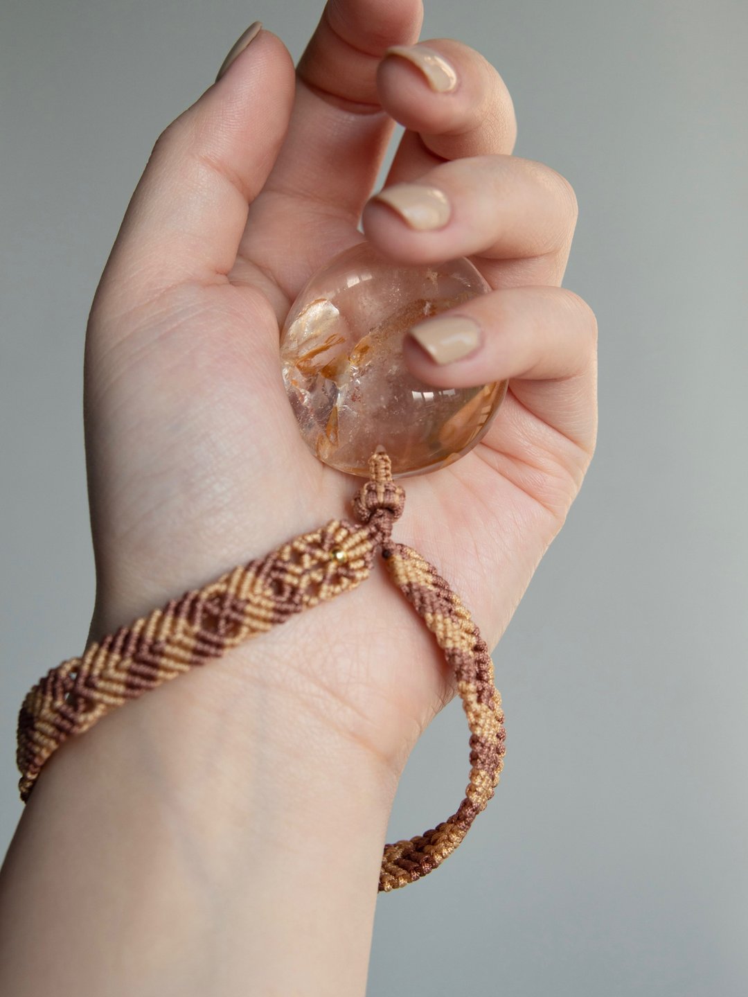 天然黄胶花白水晶 疗愈石 冥想手握 招财手把件 - 吊饰 - 水晶 