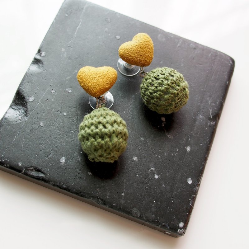 Crochet earring (green, yellow) - 耳环/耳夹 - 其他材质 绿色