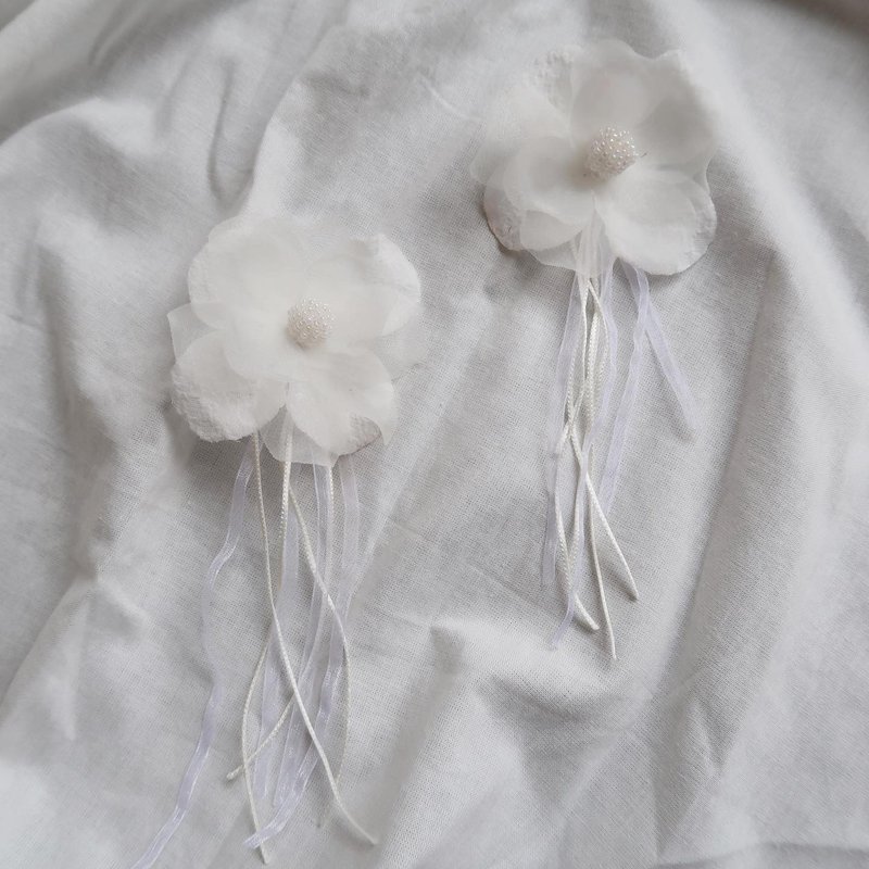 经典小繁花耳环 (流苏款) -白色针式 - 耳环/耳夹 - 其他材质 白色