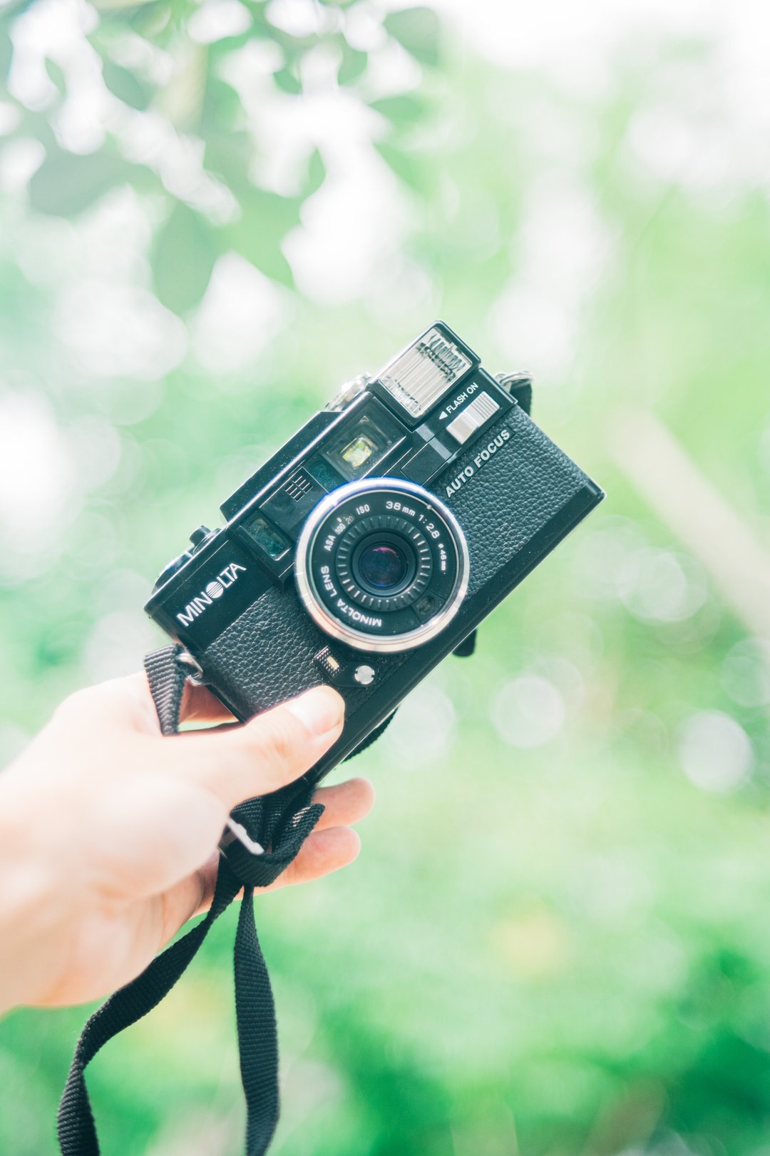 Minolta Hi-Matic AF-D 经典 自动对焦 底片相机 大光圈 - 相机 - 其他金属 黑色
