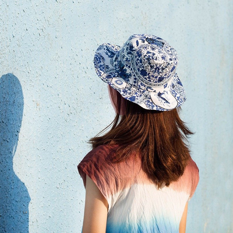 小牛村 Calf Village 男女 手工双面帽 渔夫帽 绅士短帽沿 复古 耐看 {古典青花瓷} 蓝白【H-322】 - 帽子 - 棉．麻 蓝色