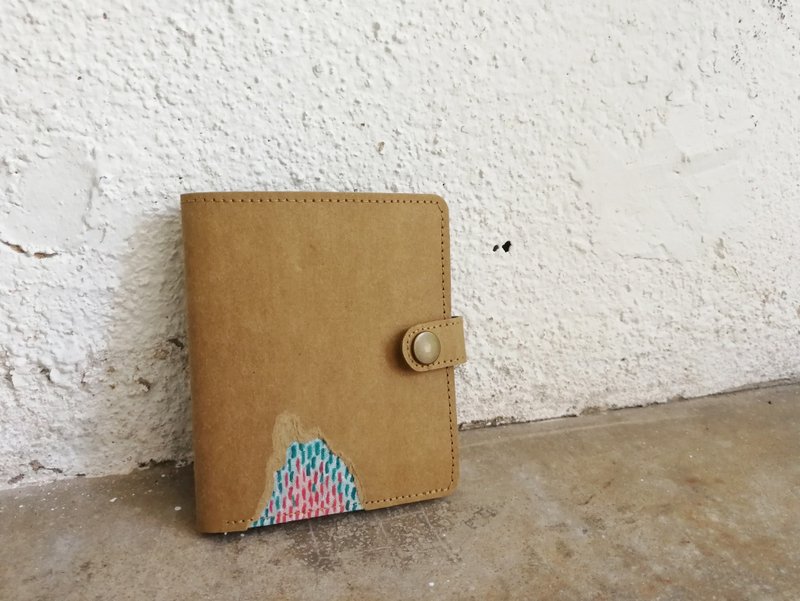 <撕裂出的色彩> 红绿彩绘 短夹 - 皮夹/钱包 - 纸 多色