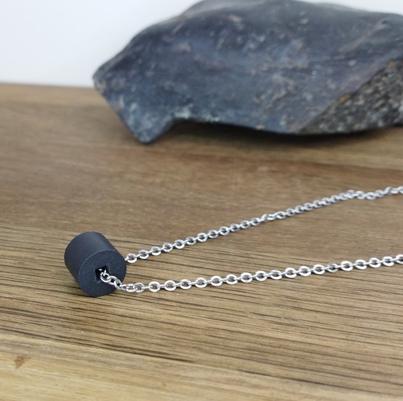 男士微调项链。 铁氧体吊坠。 后世界末日的高科技首饰 - 项链 - 其他金属 黑色