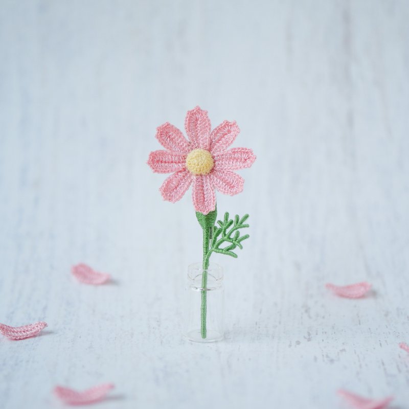 粉红色秋桜的胸针 / 手工 / 手工编织 / 绣花线 / 秋天的花 - 胸针 - 绣线 粉红色