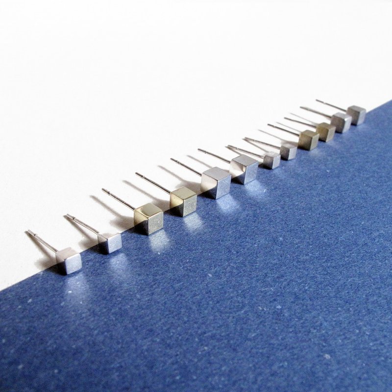 疯狂几何2副优惠组 | 3/4mm(小)(中)立方体正方形方块耳针耳环 - 耳环/耳夹 - 其他金属 多色