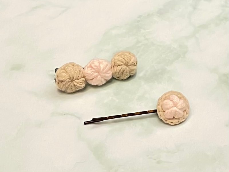 圆形立体泡芙花编织毛线头饰发夹 - 发饰 - 棉．麻 多色