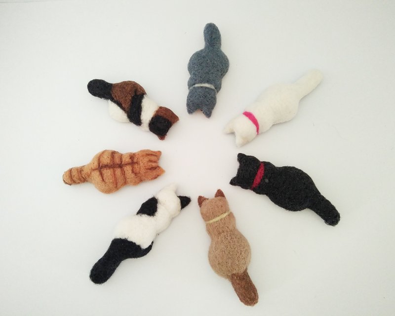 半立体猫咪吃饭饭(别针/胸针款) 猫控必备 全手工 接受定制 - 胸针 - 羊毛 多色