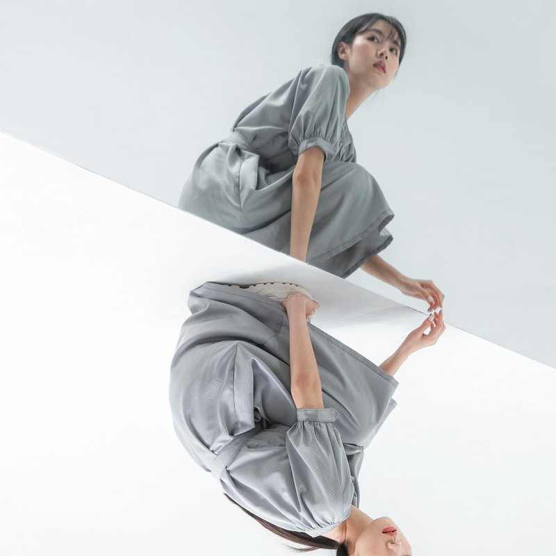 Lush_如茵皱褶洋装_20SF102_灰条纹 - 洋装/连衣裙 - 聚酯纤维 灰色