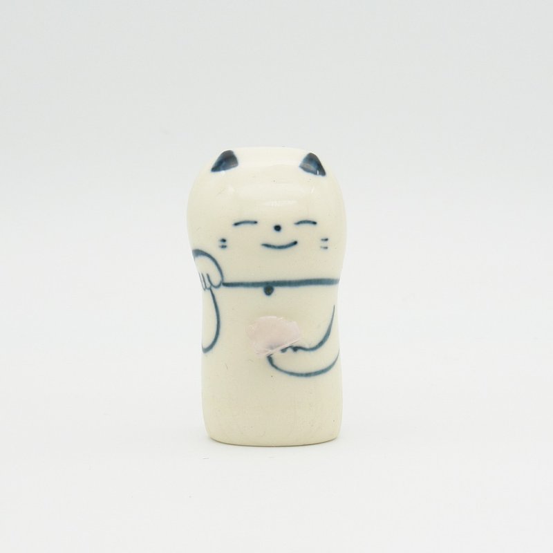 Handmade porcelain doll Maneki-neko with rose quartz - 摆饰 - 瓷 白色