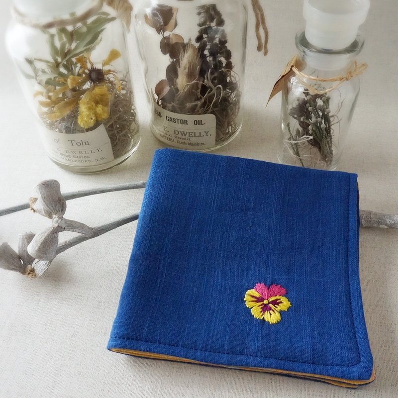 Hand embroidered gauze handkerchief viola  yellow (order-receiving) - 手帕/方巾 - 棉．麻 蓝色