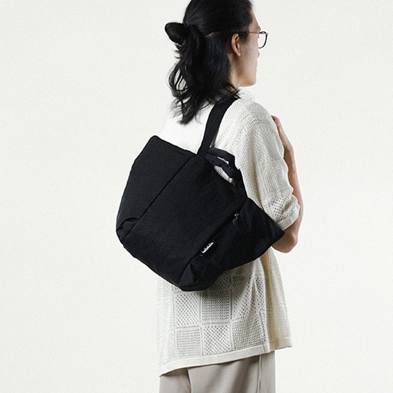 【FW25全新Wander系列】KYLIE 可调节两用手提包L号 (翠黑色) - 侧背包/斜挎包 - 环保材料 黑色