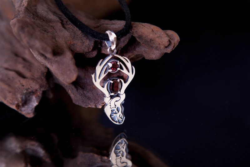 Hannibal inspired garnet pendant of sterling silver - 项链 - 纯银 银色