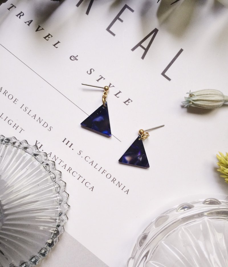 La Don  - 石纹小三角 - 深蓝黑     耳针/耳夹 - 耳环/耳夹 - 压克力 蓝色