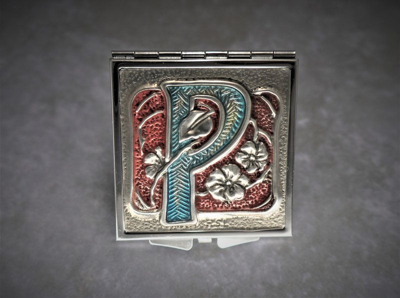 锡雕 个人专属字母  头文字P随身镜  随时整理仪容的好帮 - 名片夹/名片盒 - 其他材质 银色