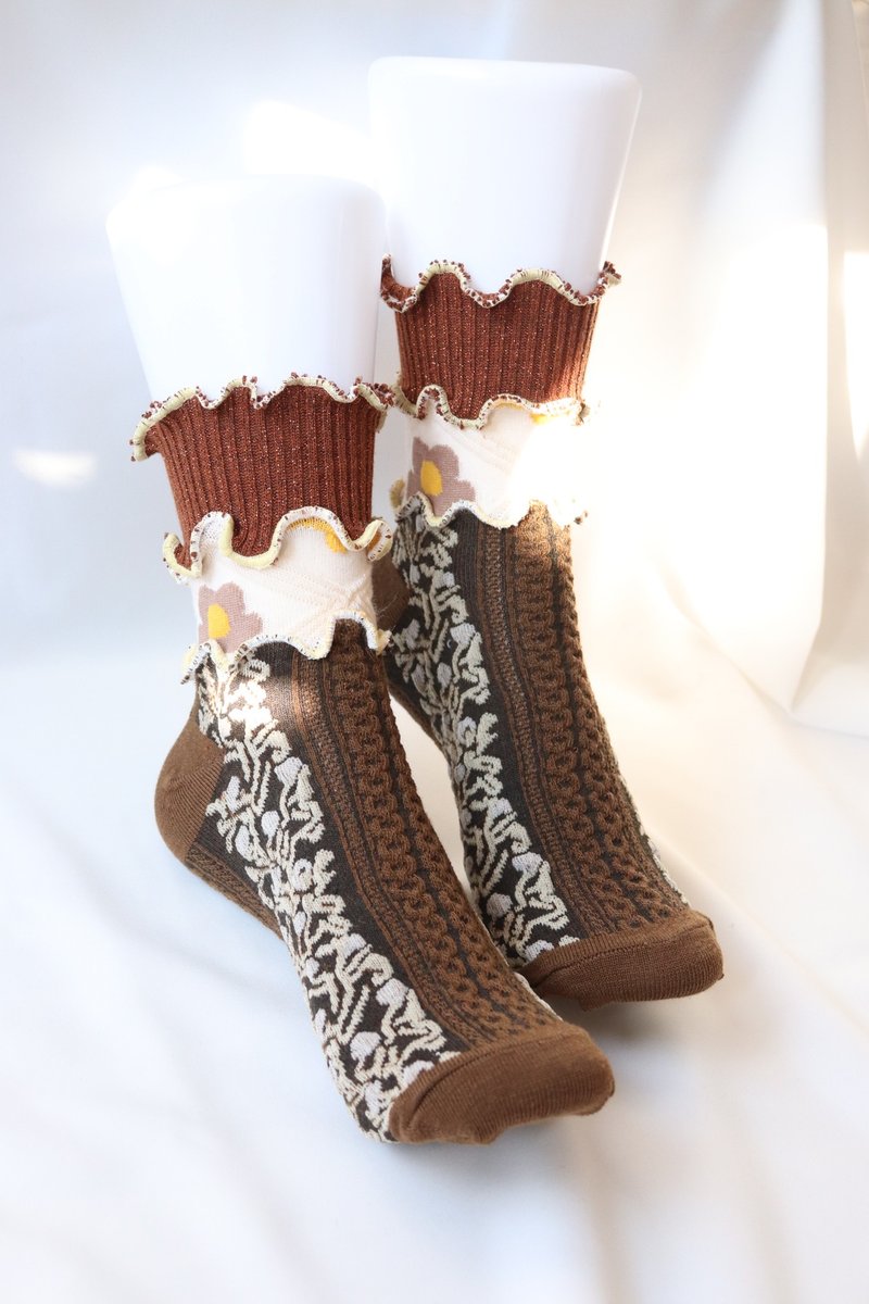 棕色×黄色 彩色荷叶边袜子 抢眼袜子 个性袜子 22.5〜25 女袜 socks - 袜子 - 其他材质 咖啡色