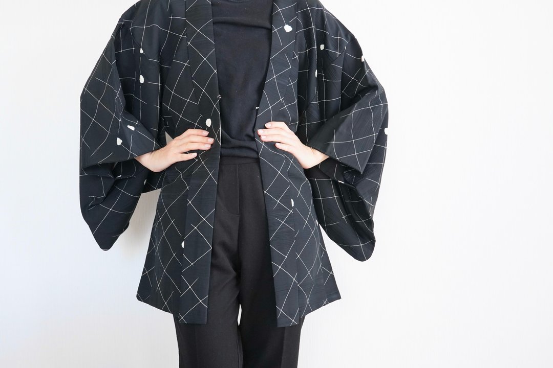 Japanese KIMONO, Black kimono, silk haori, authentic kimono - 女装休闲/机能外套 - 丝．绢 黑色