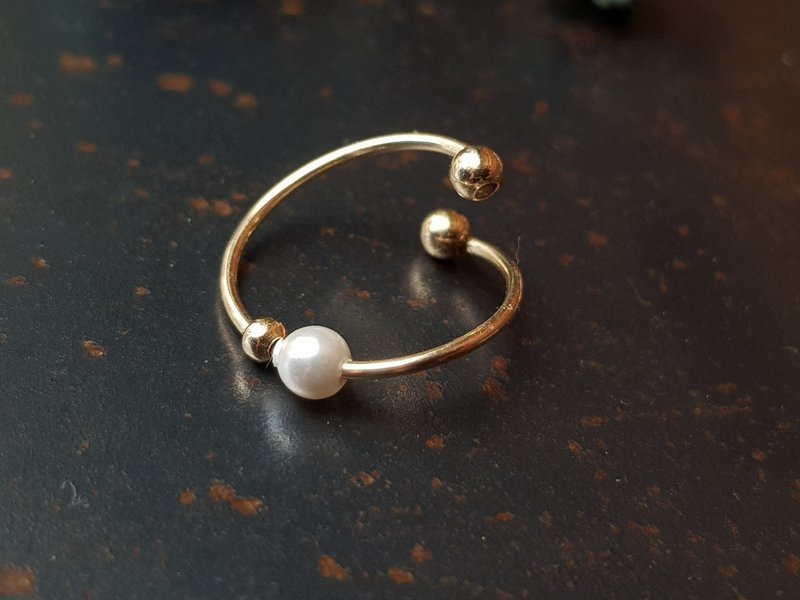 【礼物】时尚耳骨夹 无痛耳骨夹 14K注金水晶珍珠耳骨夹-一 - 耳环/耳夹 - 水晶 白色