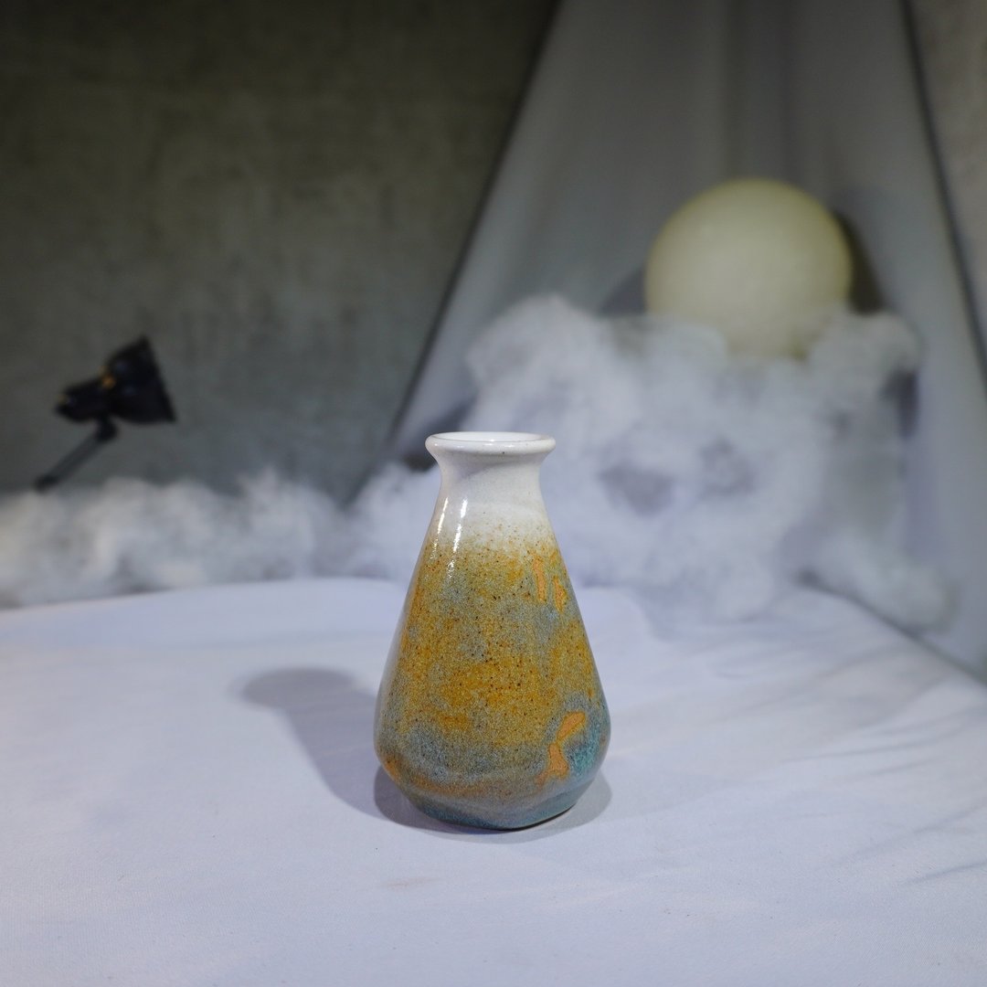 荻青六角小花瓶-容量约100ml - 花瓶/陶器 - 陶 多色