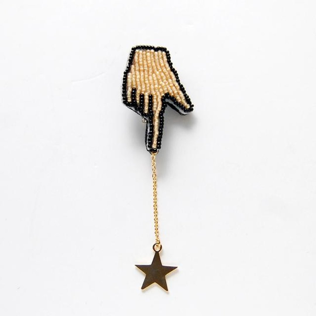 Beam embroidered brooch from hand - 胸针 - 羊毛 
