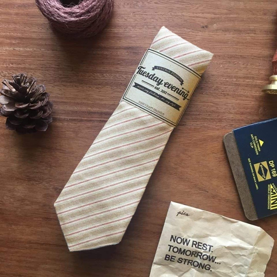 Neck Tie Tanned Brown with Red Stripe - 领带/领带夹 - 棉 咖啡色