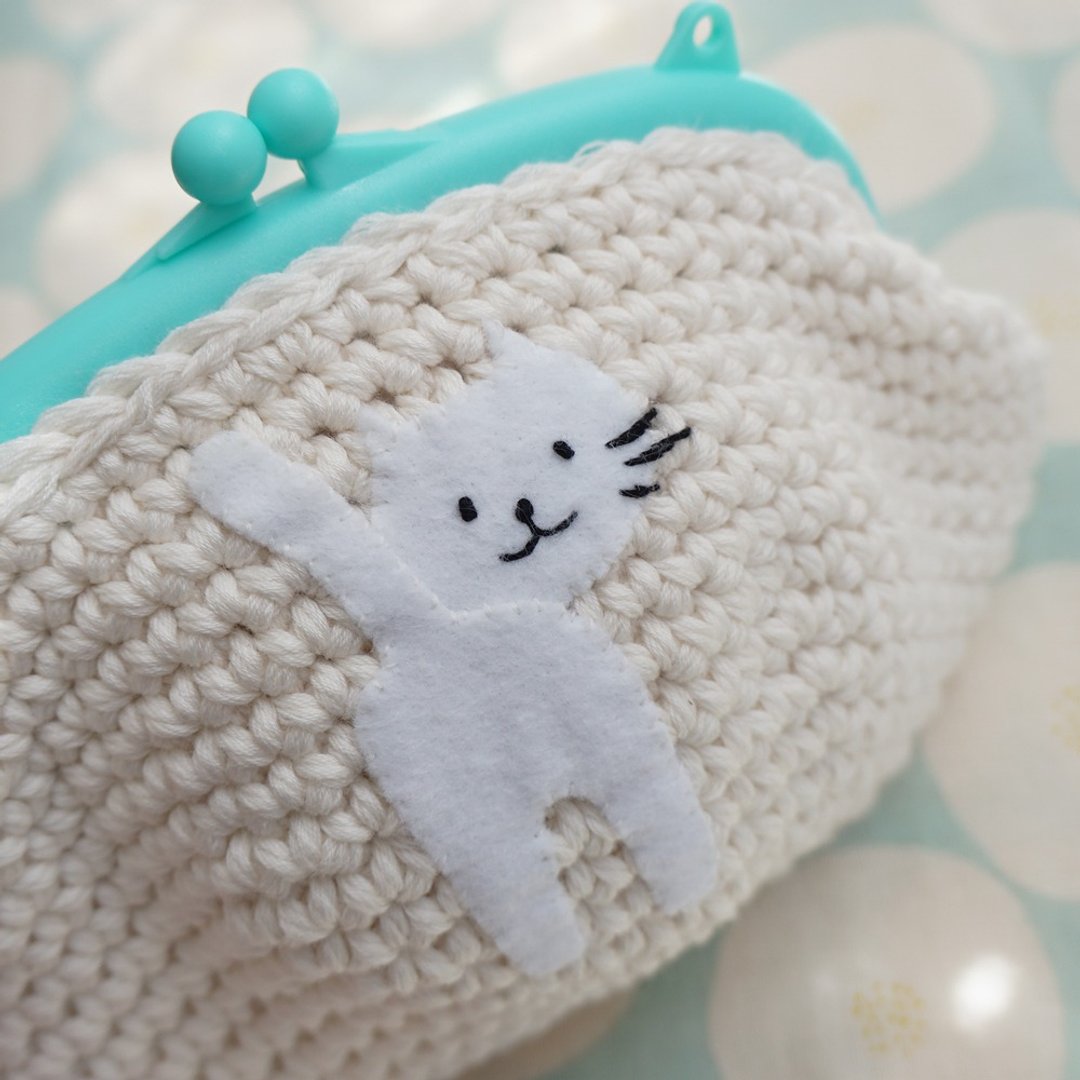Ba-ba handmade Crochet pouch No.C1457 - 手提包/手提袋 - 其他材质 白色