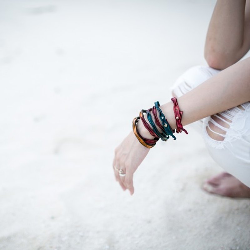 Leather bracelet / single volume Women's - 手链/手环 - 真皮 