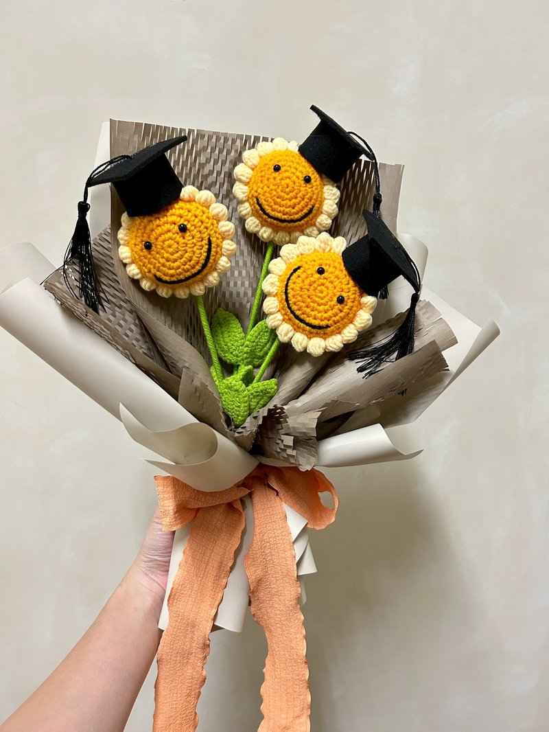 【关于花艺 │开心向日葵 毕业版】 针织花束 向日葵花束 - 干燥花/捧花 - 棉．麻 橘色