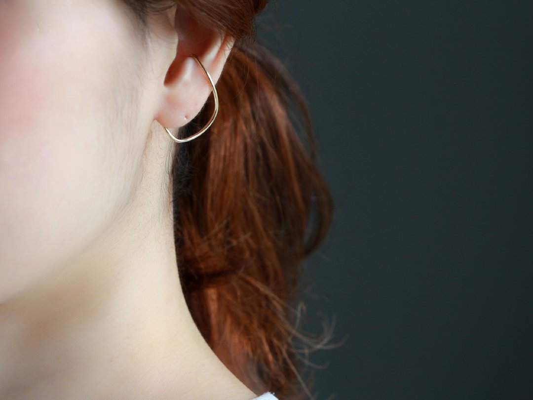 14kgf- flowing line ear cuff - 耳环/耳夹 - 其他金属 金色