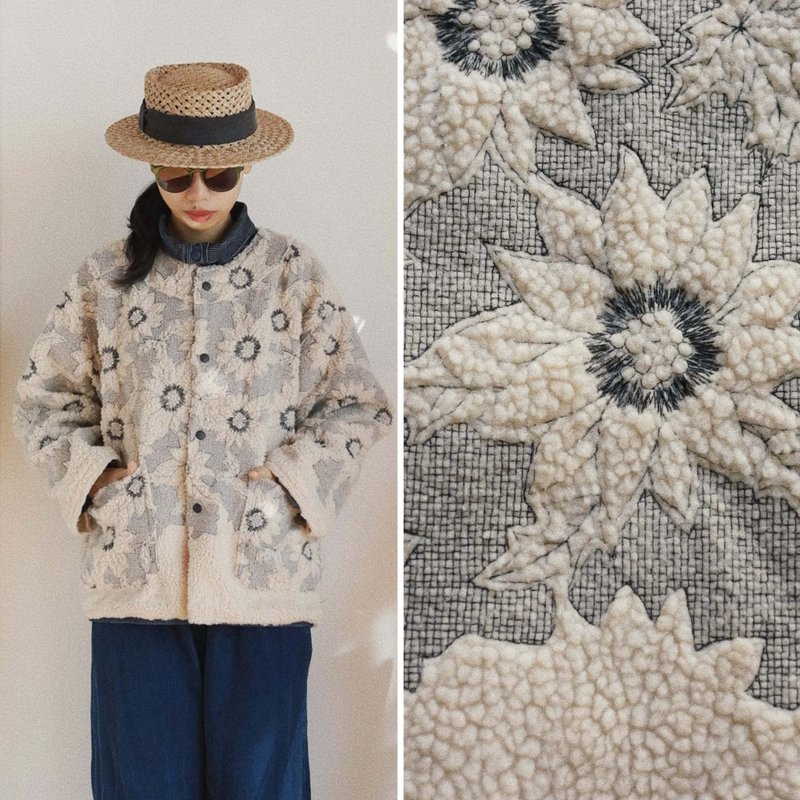 立體花朵 冬季粗裁邊保暖圓領雙兜上衣 肌理感面料 可機洗 - 女装休闲/机能外套 - 羊毛 白色