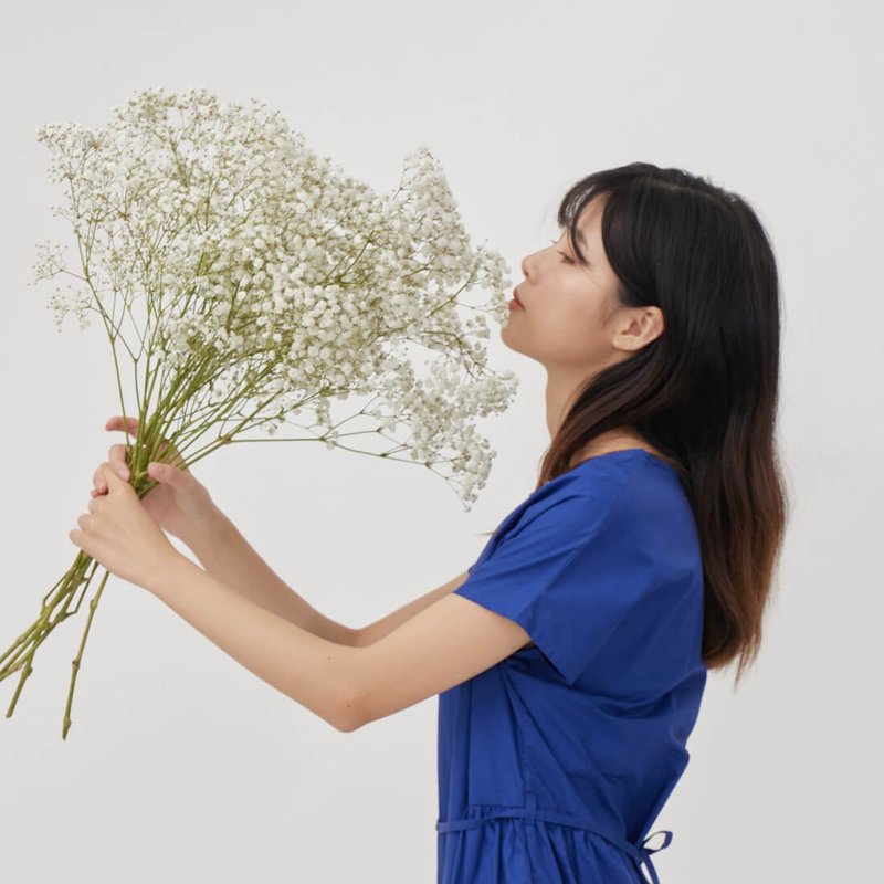 Marian純色圓領綁繩及膝洋裝/寶藍 - 洋装/连衣裙 - 棉．麻 蓝色