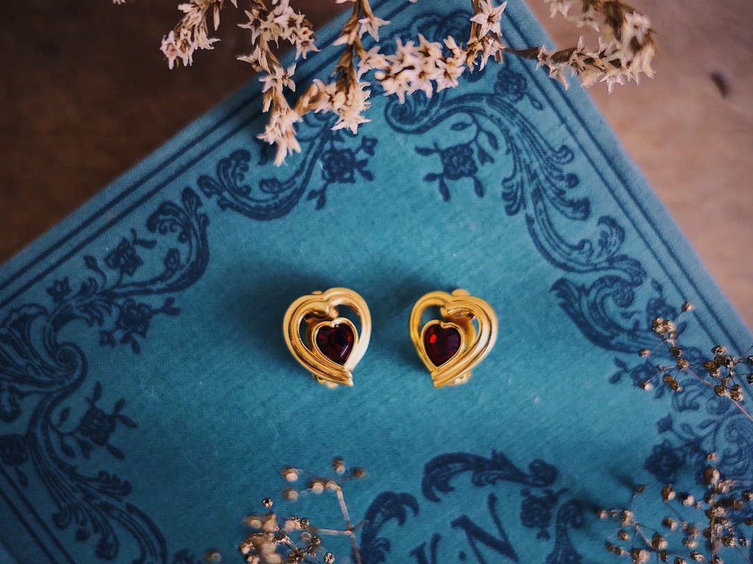 Swarovski 三层爱心深红水晶耳环・欧洲古董首饰 Vintage Jewelry - 耳环/耳夹 - 水晶 