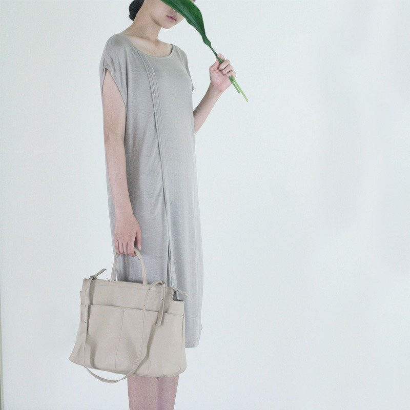 折子简单洋装3色 裸/灰/黑 - 洋装/连衣裙 - 棉．麻 黑色