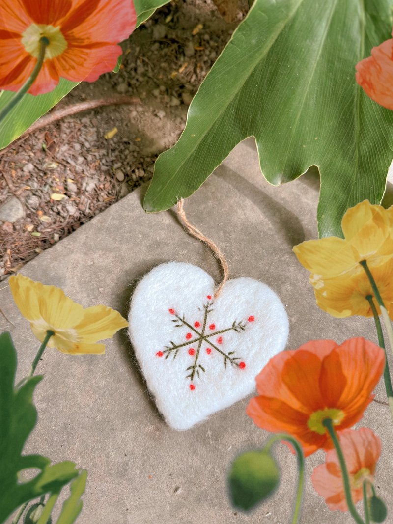 花园哩趣Daily Garden/爱心北欧羊毛毡圣诞挂饰/暖暖上市 - 干燥花/捧花 - 羊毛 白色